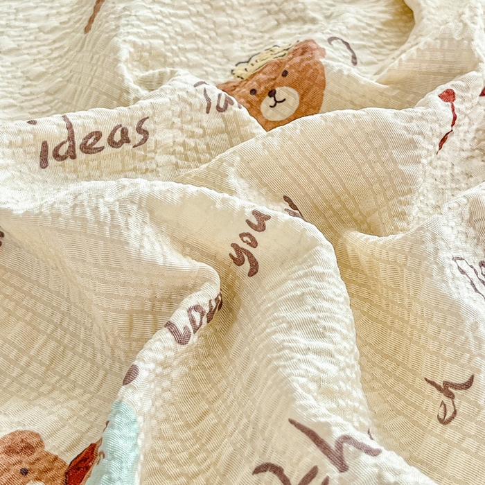 91家纺网 家纺一手货源 找家纺 利禾家纺 2026春夏新款泡芙纱简约夏被四件套夏凉被空调被 英文熊-简约