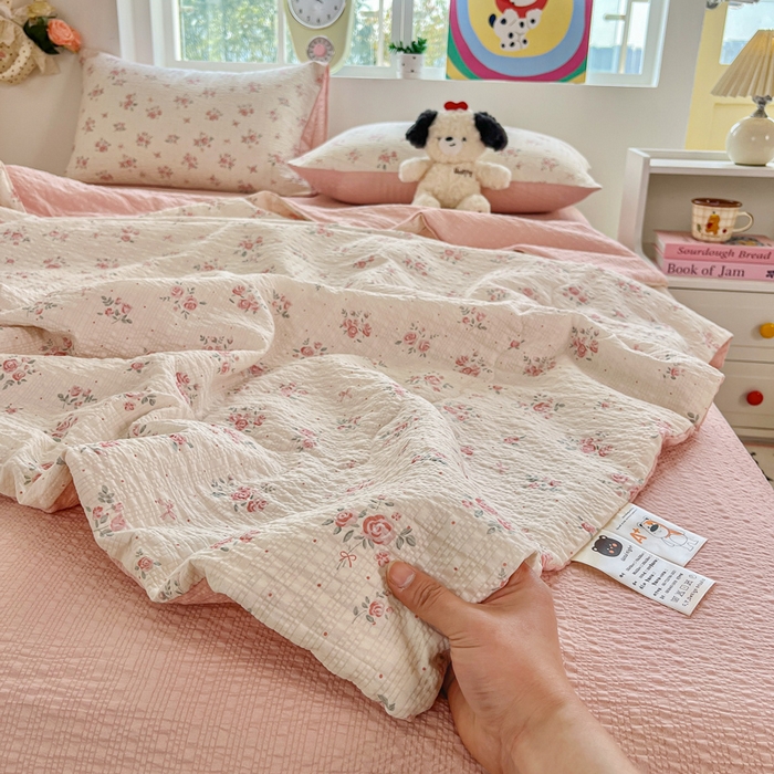 91家纺网 家纺一手货源 找家纺 利禾家纺 2026春夏新款泡芙纱简约夏被四件套夏凉被空调被 月光-简约