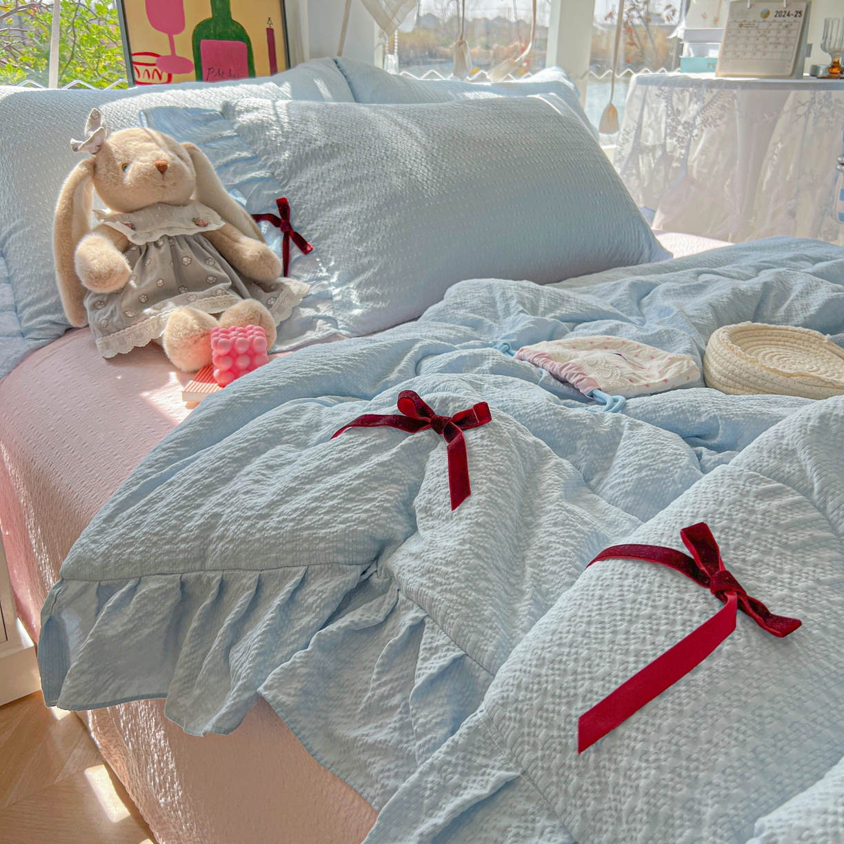 91家纺网 家纺一手货源 找家纺 爱彼家纺 2026新款纯色花边蝴蝶结夏被空调被夏凉被 蝴蝶结夏被-海盐奶芙