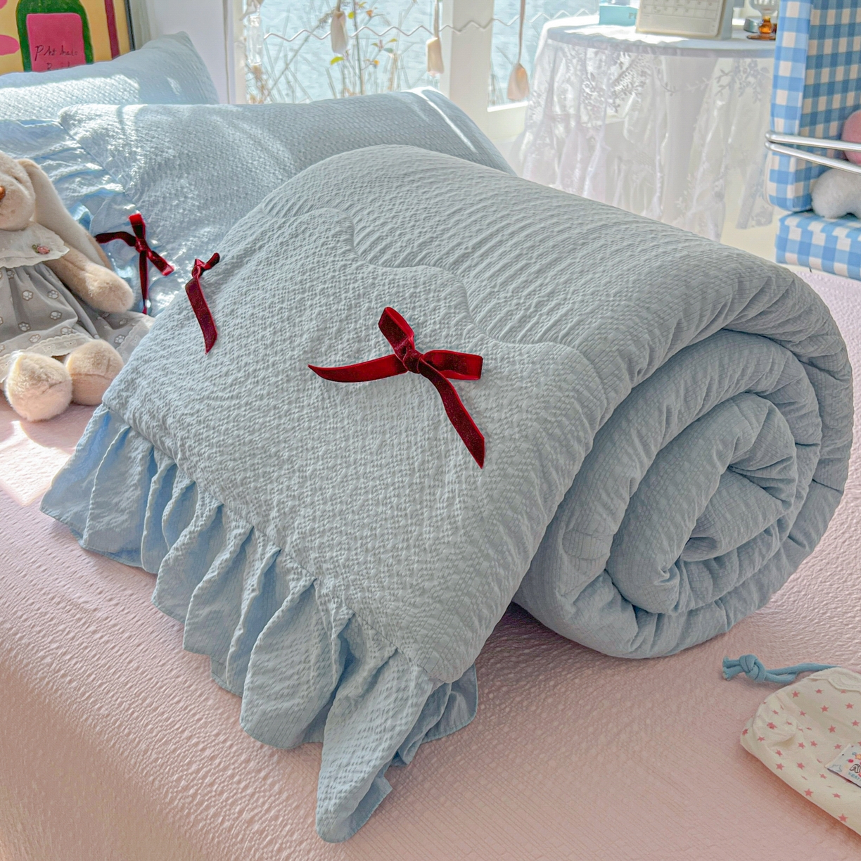 91家纺网 家纺一手货源 找家纺 爱彼家纺 2026新款纯色花边蝴蝶结夏被空调被夏凉被 蝴蝶结夏被-海盐奶芙