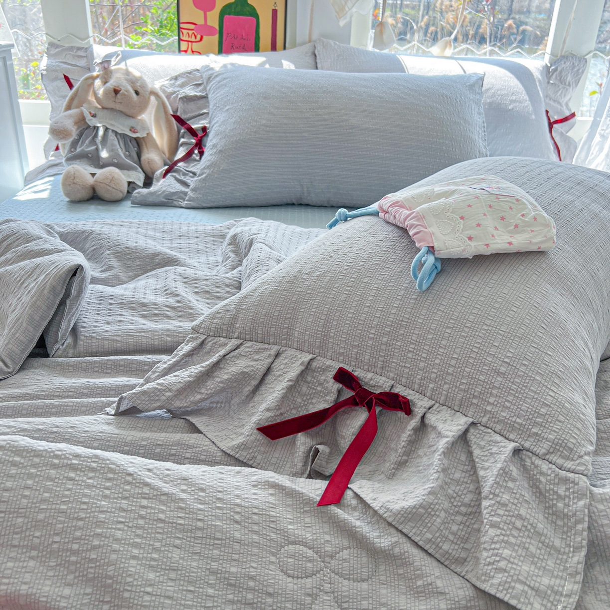 91家纺网 家纺一手货源 找家纺 爱彼家纺 2026新款纯色花边蝴蝶结夏被空调被夏凉被 蝴蝶结夏被-灰椰奶冻