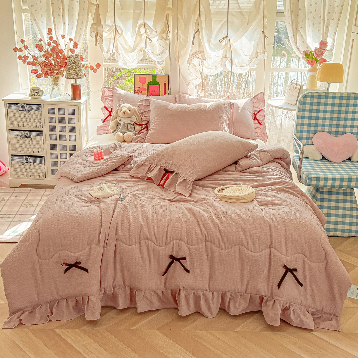 91家纺网 家纺一手货源 找家纺 爱彼家纺 2026新款纯色花边蝴蝶结夏被空调被夏凉被 蝴蝶结夏被-咖啡奶糖