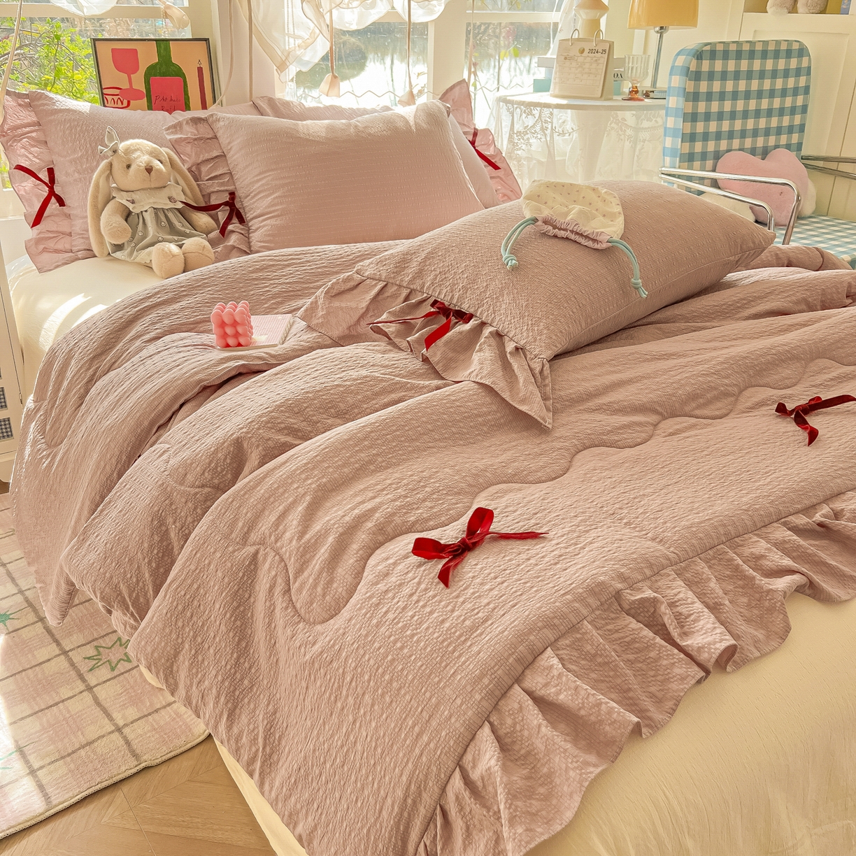 91家纺网 家纺一手货源 找家纺 爱彼家纺 2026新款纯色花边蝴蝶结夏被空调被夏凉被 蝴蝶结夏被-咖啡奶糖