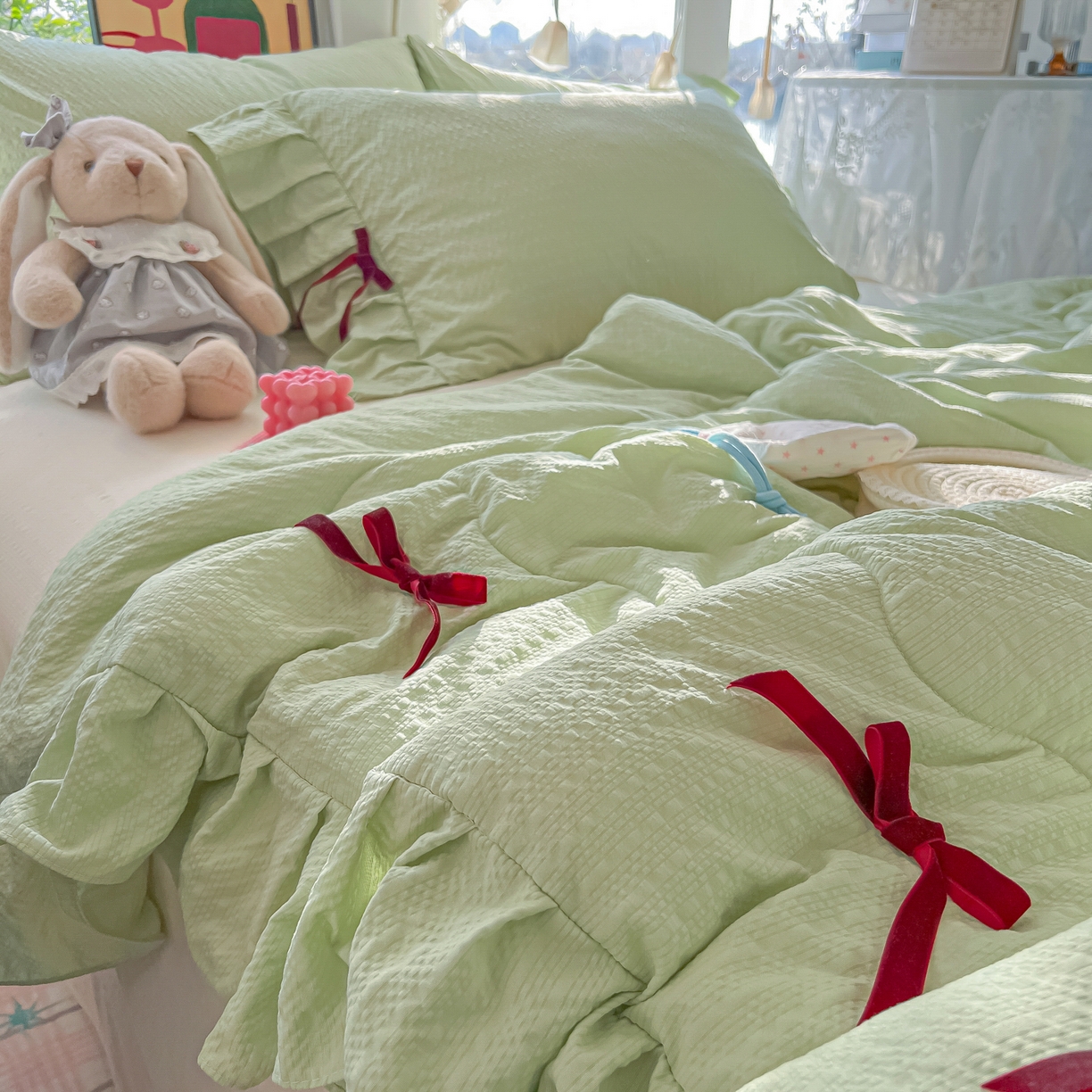 91家纺网 家纺一手货源 找家纺 爱彼家纺 2026新款纯色花边蝴蝶结夏被空调被夏凉被 蝴蝶结夏被-抹茶奶芙