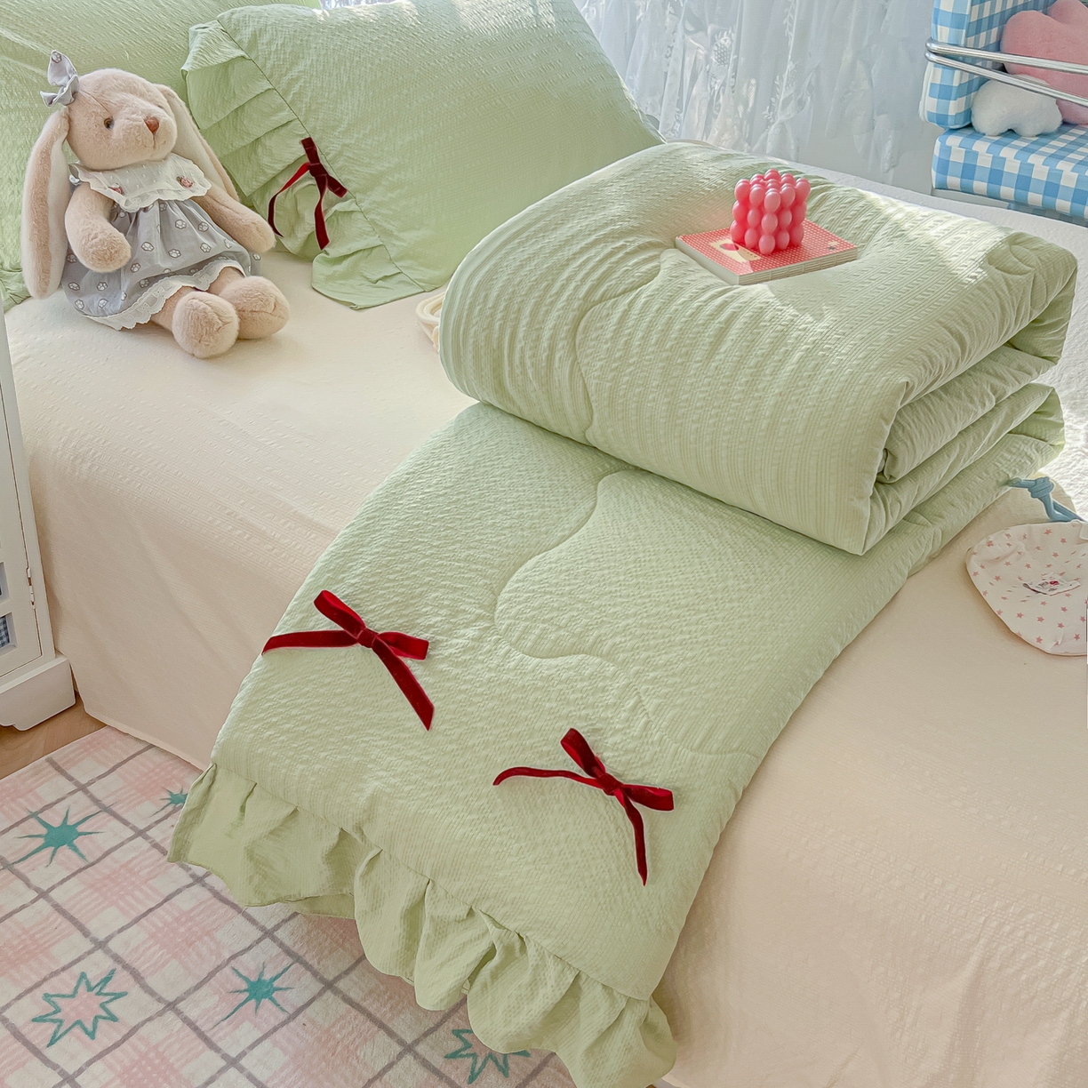 91家纺网 家纺一手货源 找家纺 爱彼家纺 2026新款纯色花边蝴蝶结夏被空调被夏凉被 蝴蝶结夏被-抹茶奶芙