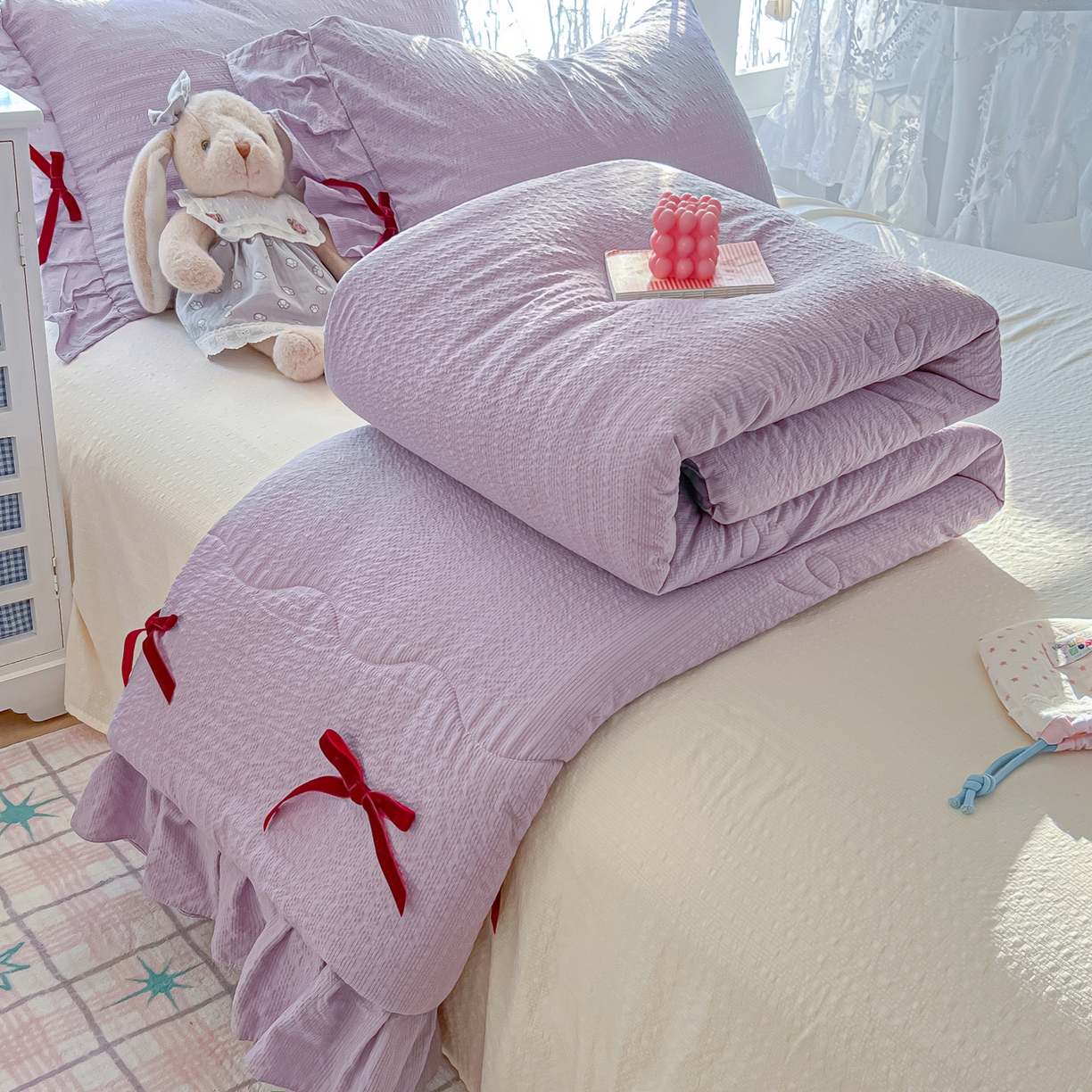 91家纺网 家纺一手货源 找家纺 爱彼家纺 2026新款纯色花边蝴蝶结夏被空调被夏凉被 蝴蝶结夏被-小兔芋泥