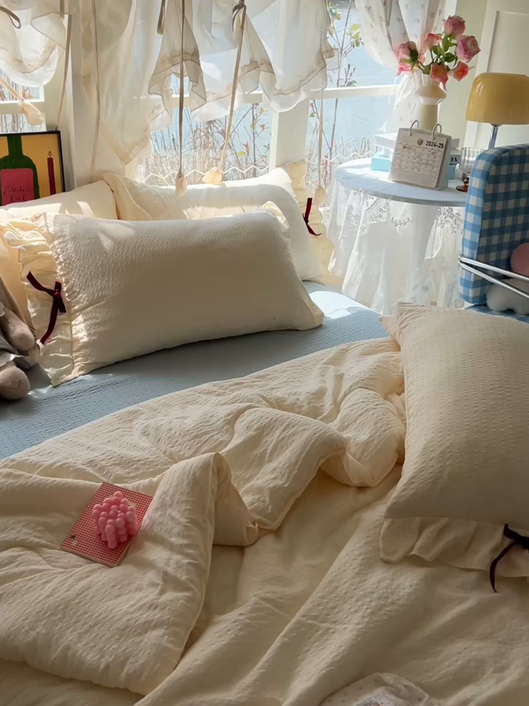 91家纺网 家纺一手货源 找家纺 爱彼家纺 2026新款纯色花边蝴蝶结夏被空调被夏凉被 蝴蝶结夏被-芝士奶冻