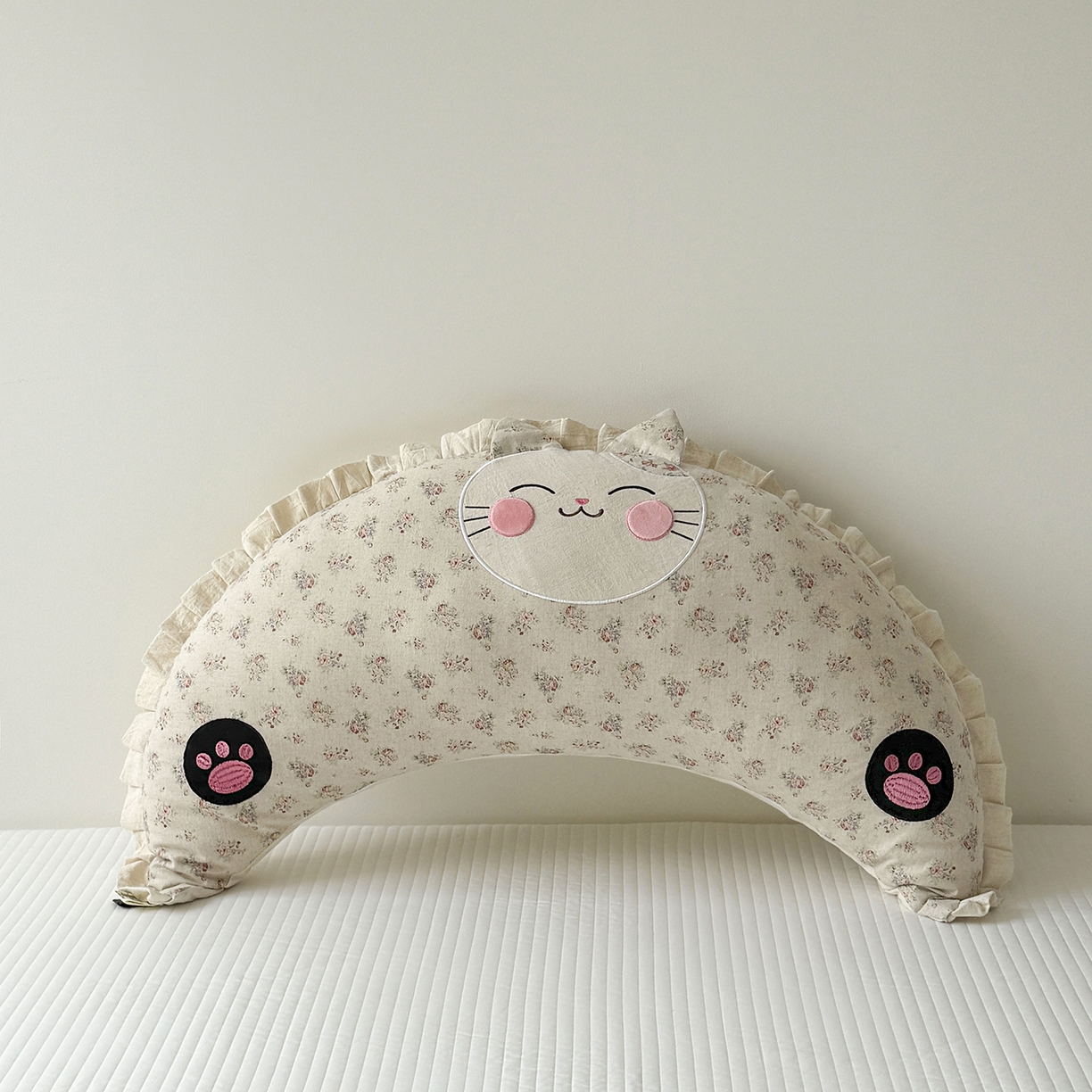蔻眠 多功能月亮猫棉麻大抱枕靠枕卡通枕芯异形枕头 月亮猫-花语
