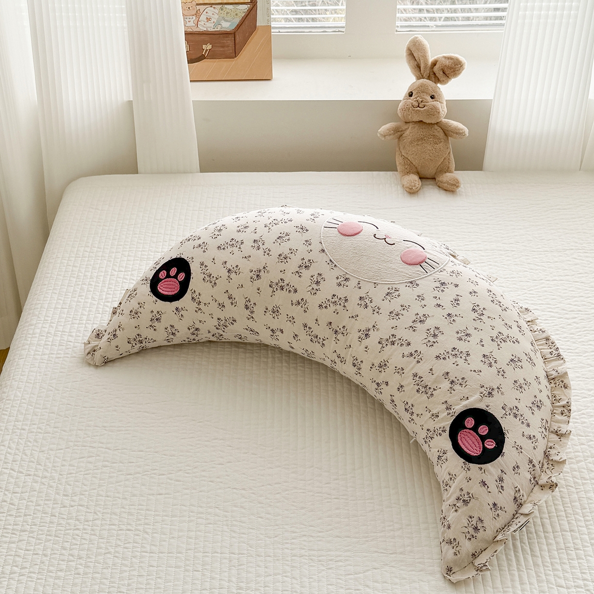 91家纺网 家纺一手货源 找家纺 蔻眠 多功能月亮猫棉麻大抱枕靠枕卡通枕芯异形枕头 月亮猫-紫韵