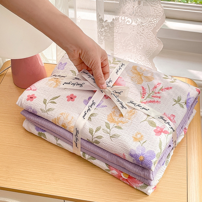 91家纺网 家纺一手货源 找家纺 梦卓家纺 2026新款超柔云感木棉双层纱四件套 紫花小猫