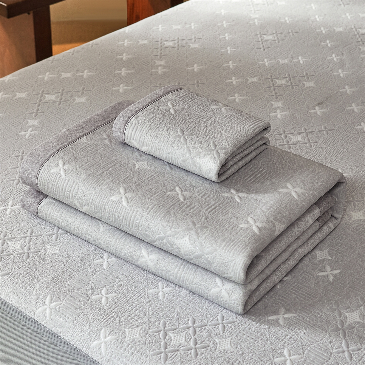 91家纺网 家纺一手货源 找家纺 慕木家纺 2026新款冰豆豆满天星凉席床笠席子凉席 床席款-满天星-灰