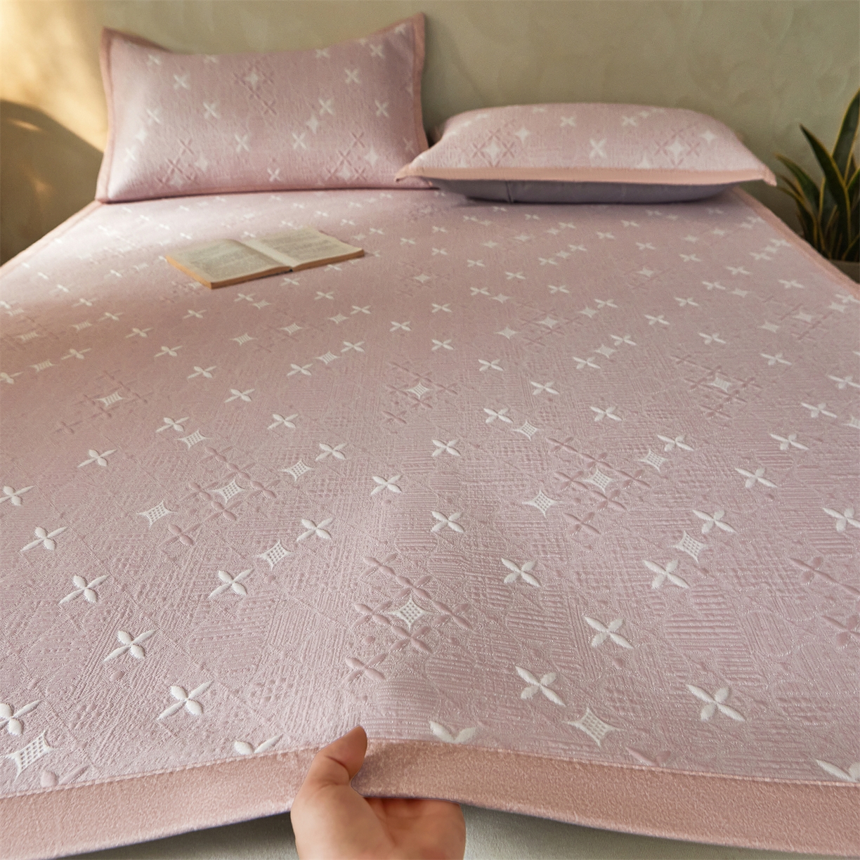 91家纺网 家纺一手货源 找家纺 慕木家纺 2026新款冰豆豆满天星凉席床笠席子凉席 床席款-满天星-粉