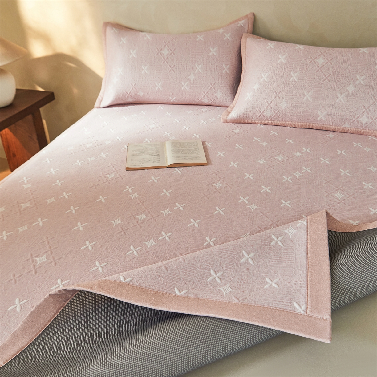 91家纺网 家纺一手货源 找家纺 慕木家纺 2026新款冰豆豆满天星凉席床笠席子凉席 床席款-满天星-粉