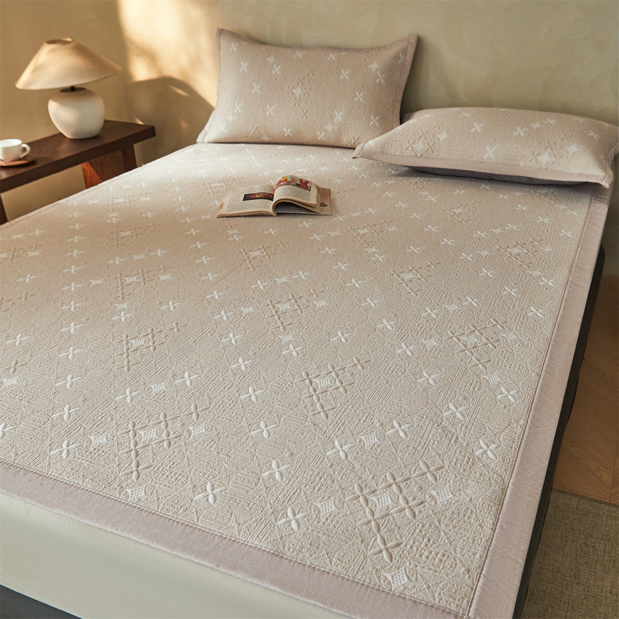 91家纺网 家纺一手货源 找家纺 慕木家纺 2026新款冰豆豆满天星凉席床笠席子凉席 床席款-满天星-卡其