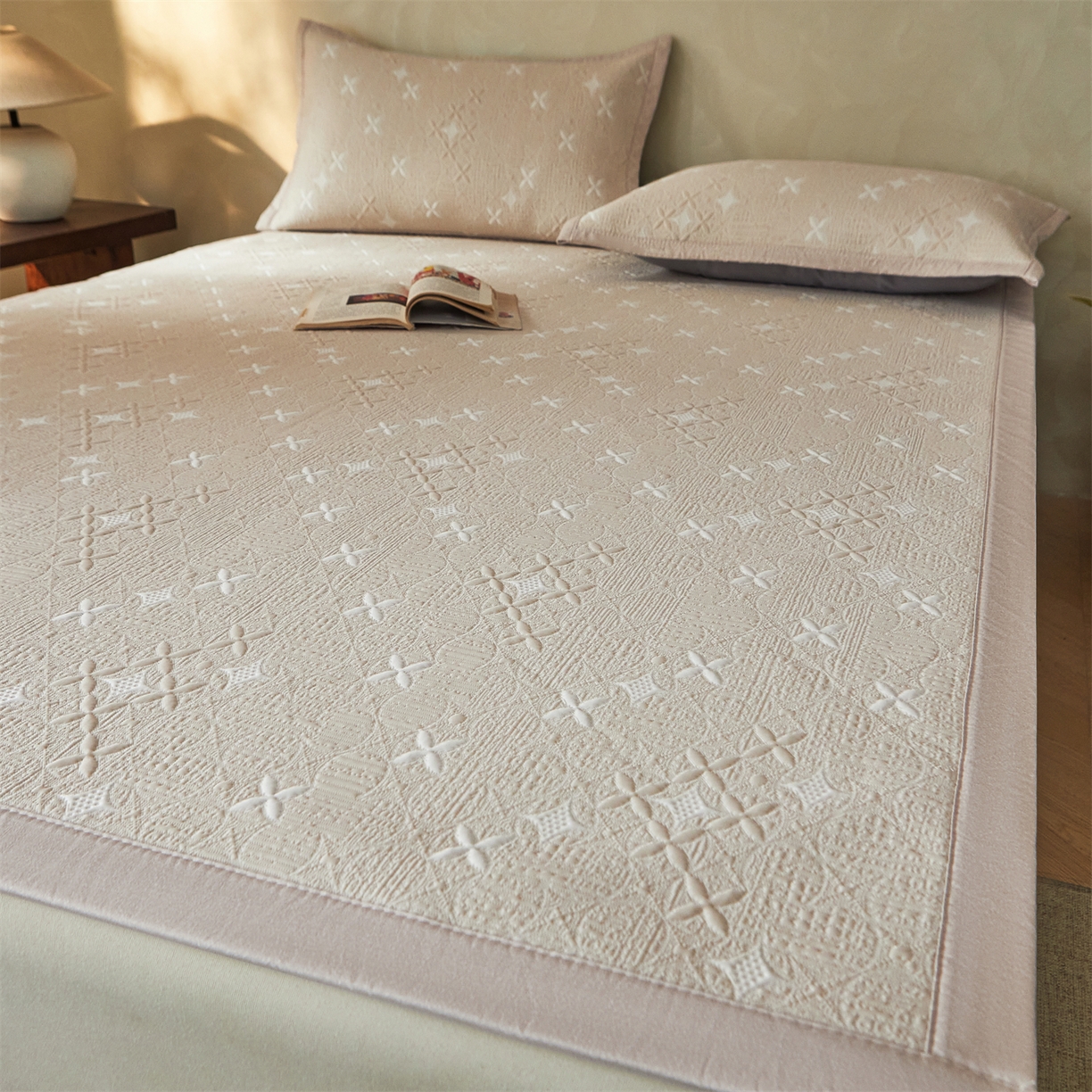 91家纺网 家纺一手货源 找家纺 慕木家纺 2026新款冰豆豆满天星凉席床笠席子凉席 床席款-满天星-卡其