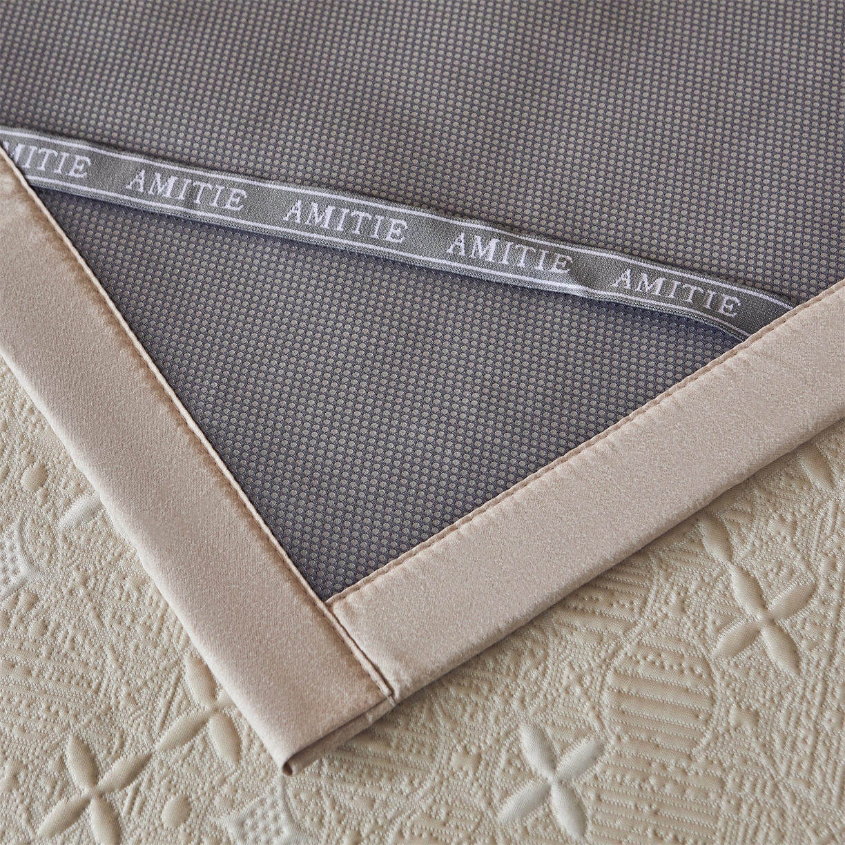 91家纺网 家纺一手货源 找家纺 慕木家纺 2026新款冰豆豆满天星凉席床笠席子凉席 床席款-满天星-卡其