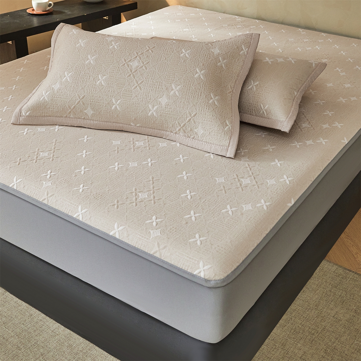 91家纺网 家纺一手货源 找家纺 慕木家纺 2026新款冰豆豆满天星凉席床笠席子凉席 床笠款-满天星-卡其