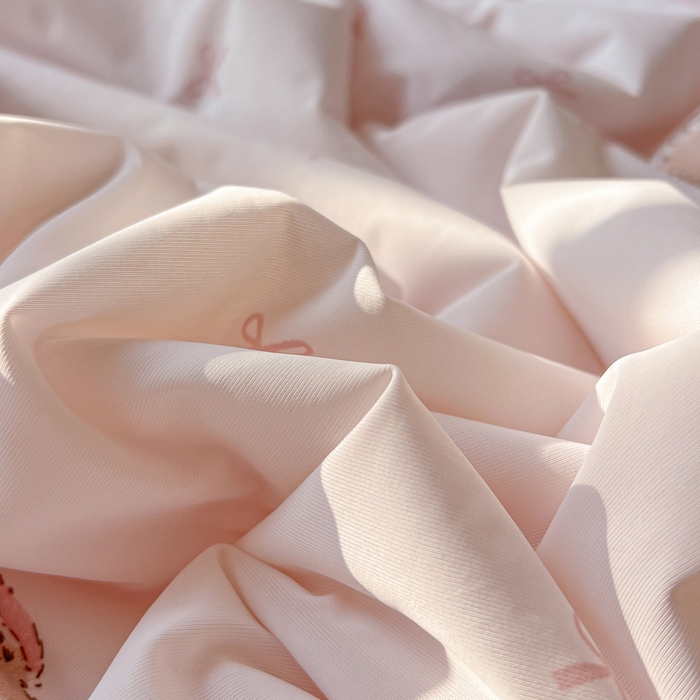 91家纺网 家纺一手货源 找家纺 卡普家居 2026新款A类锦氨凉感印花夏被床盖床单款四件套 奶粉修勾