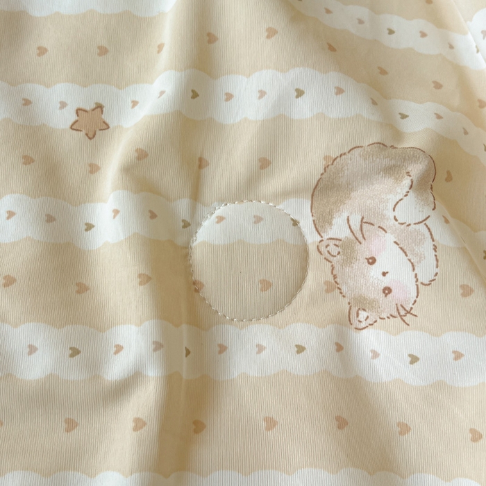 91家纺网 家纺一手货源 找家纺 卡普家居 2026新款A类锦氨凉感印花夏被床盖床单款四件套 奶黄泰迪