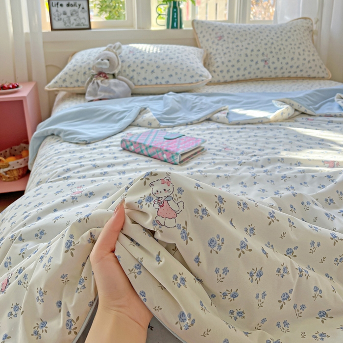 91家纺网 家纺一手货源 找家纺 卡普家居 2026新款A类锦氨凉感印花夏被床盖床单款四件套 奶油兰花束