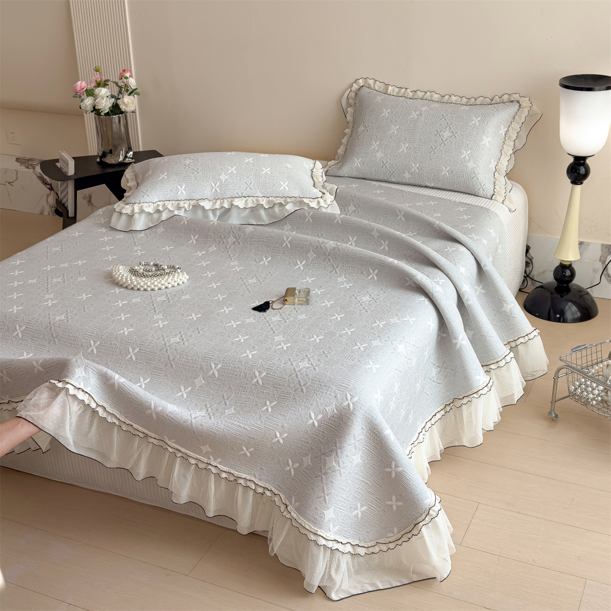 91家纺网 家纺一手货源 找家纺 慕木家纺 2026新款满天星系列冰豆豆凉席(三明治复合)乙纶面料 满天星-灰