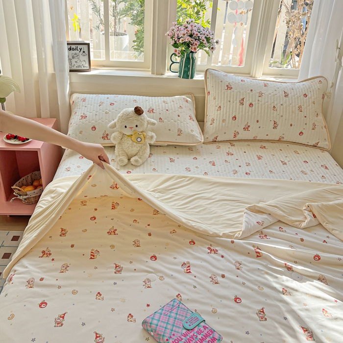 91家纺网 家纺一手货源 找家纺 卡普家居 2026新款A类锦氨凉感印花夏被床盖床单款四件套 星星人