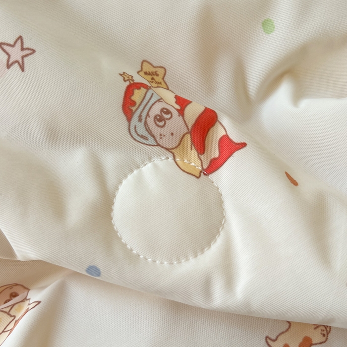 91家纺网 家纺一手货源 找家纺 卡普家居 2026新款A类锦氨凉感印花夏被床盖床单款四件套 星星人