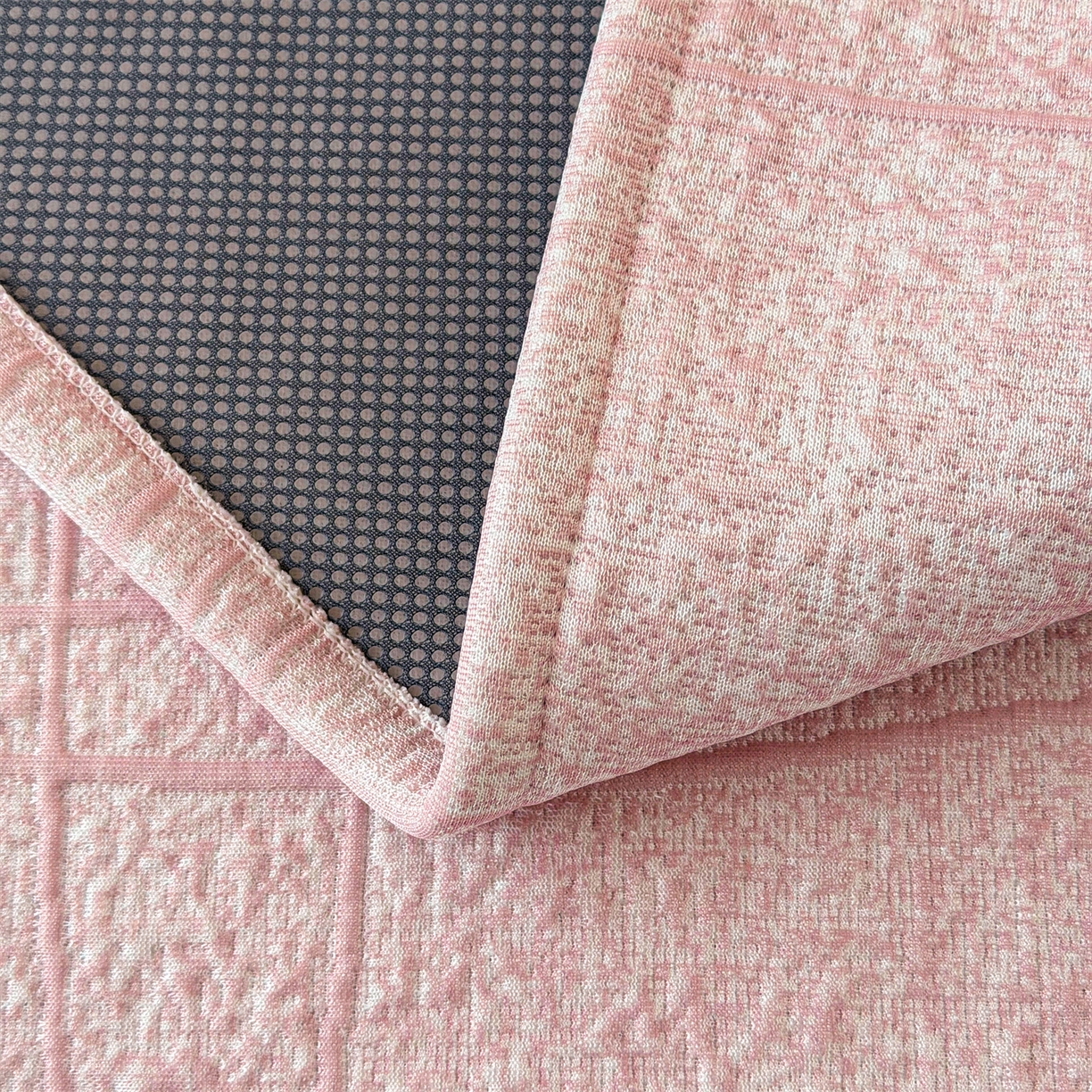 91家纺网 家纺一手货源 找家纺 慕木家纺 2026新款满天星系列冰豆豆凉席(三明治复合)乙纶面料 罗马曲线-粉