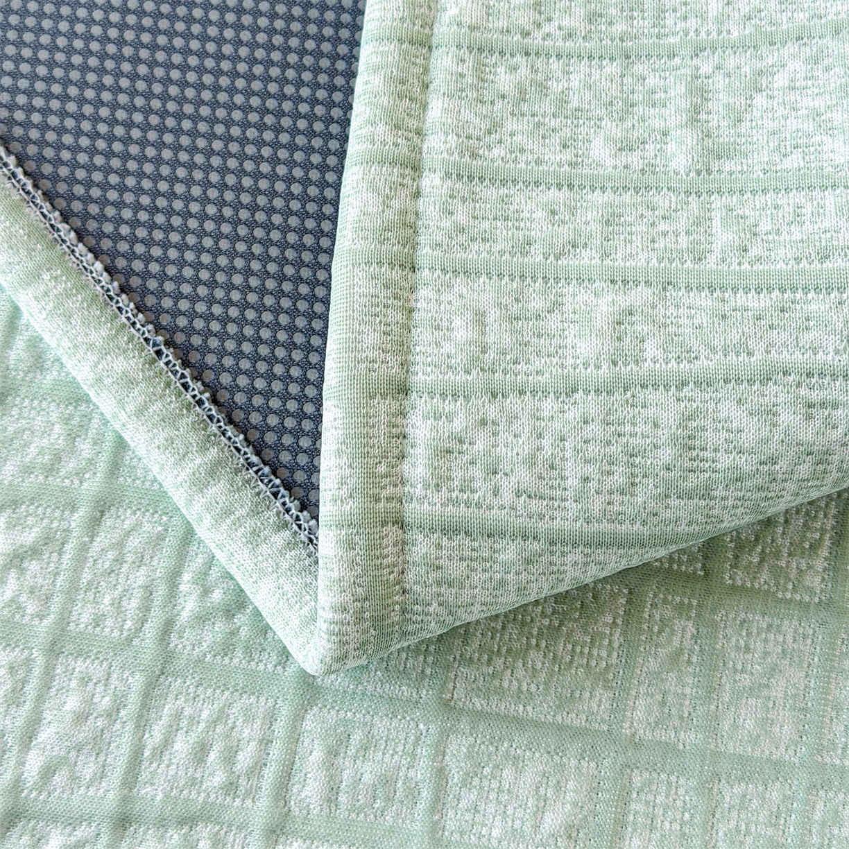 91家纺网 家纺一手货源 找家纺 慕木家纺 2026新款满天星系列冰豆豆凉席(三明治复合)乙纶面料 罗马曲线-绿