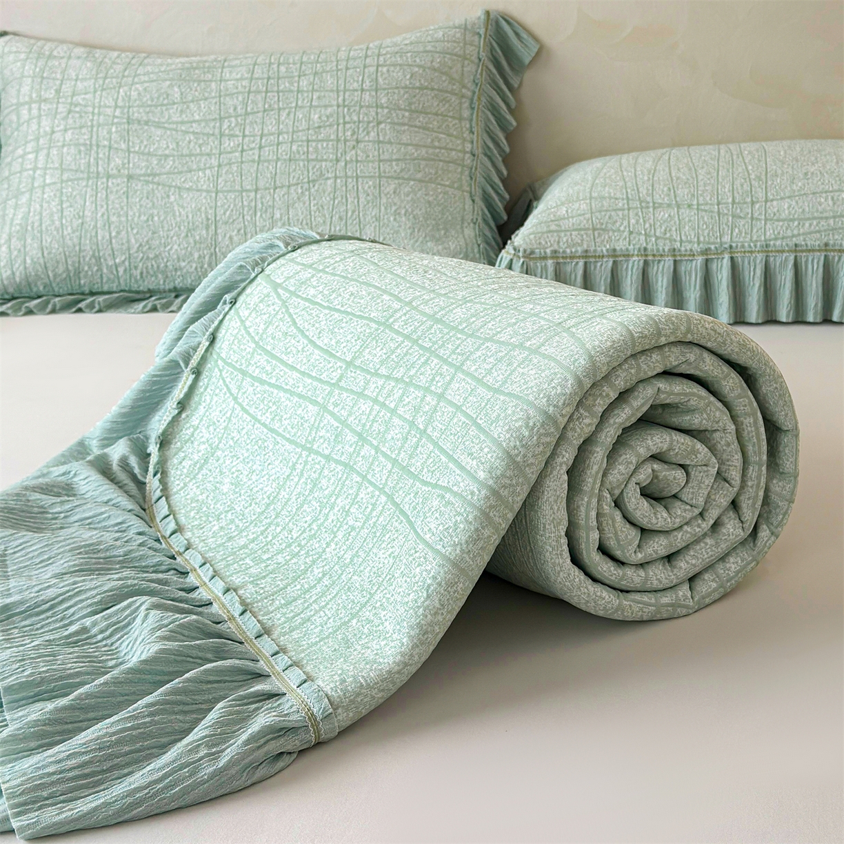 91家纺网 家纺一手货源 找家纺 慕木家纺 2026新款满天星系列冰豆豆凉席(三明治复合)乙纶面料 罗马曲线-绿