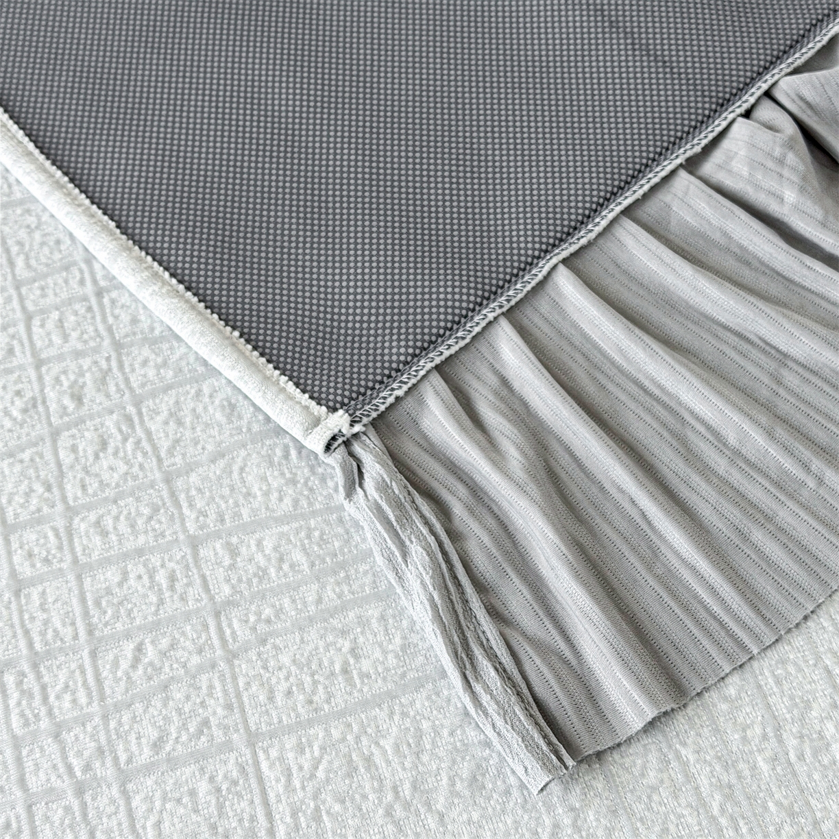 91家纺网 家纺一手货源 找家纺 慕木家纺 2026新款满天星系列冰豆豆凉席(三明治复合)乙纶面料 罗马曲线-灰