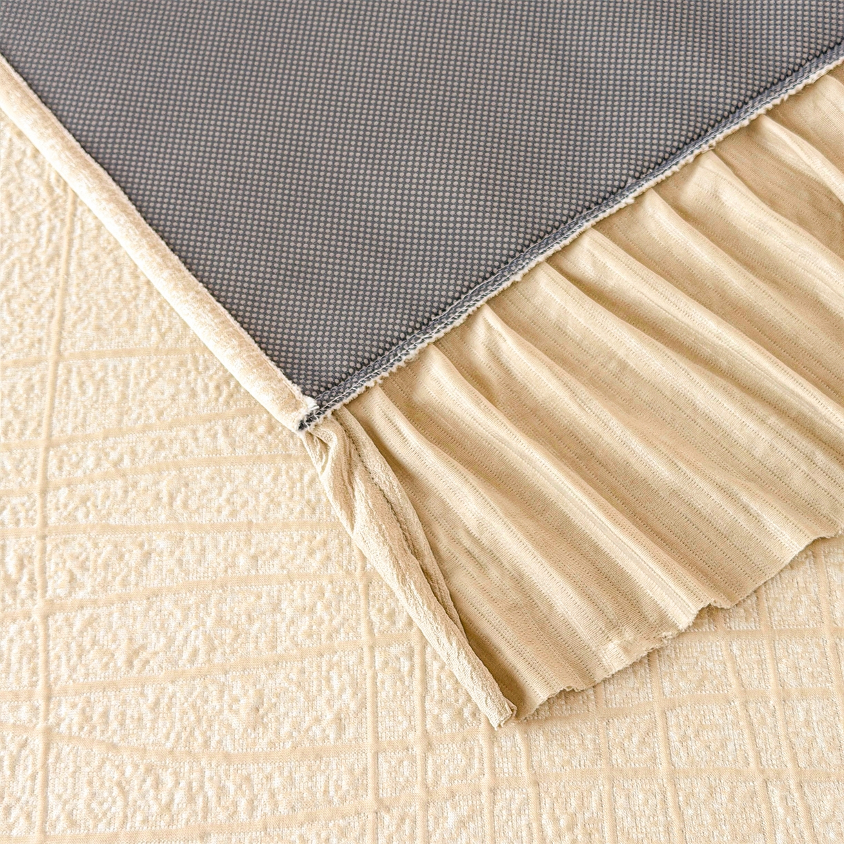 91家纺网 家纺一手货源 找家纺 慕木家纺 2026新款满天星系列冰豆豆凉席(三明治复合)乙纶面料 罗马曲线-卡其