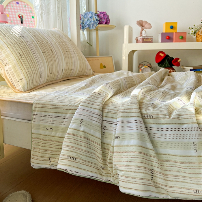 91家纺网 家纺一手货源 找家纺 卡普家居 2026新款A类锦氨凉感印花夏被床盖床单款三件套 抹茶序曲