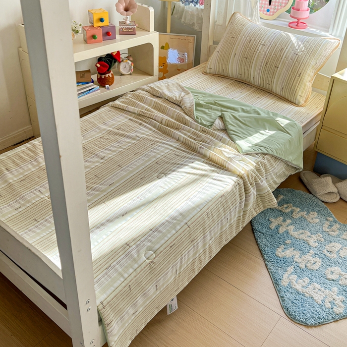 91家纺网 家纺一手货源 找家纺 卡普家居 2026新款A类锦氨凉感印花夏被床盖床单款三件套 抹茶序曲