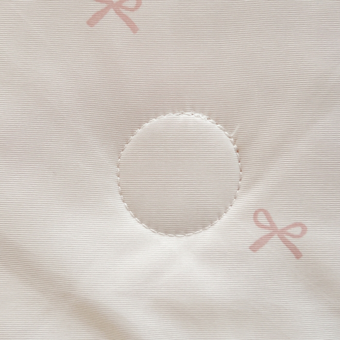 91家纺网 家纺一手货源 找家纺 卡普家居 2026新款A类锦氨凉感印花夏被床盖床单款三件套 奶粉修狗