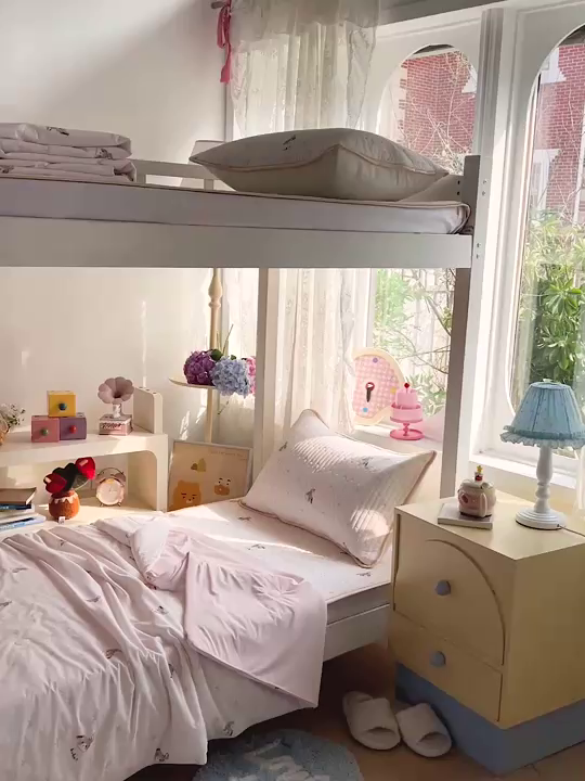 91家纺网 家纺一手货源 找家纺 卡普家居 2026新款A类锦氨凉感印花夏被床盖床单款三件套 奶粉修狗