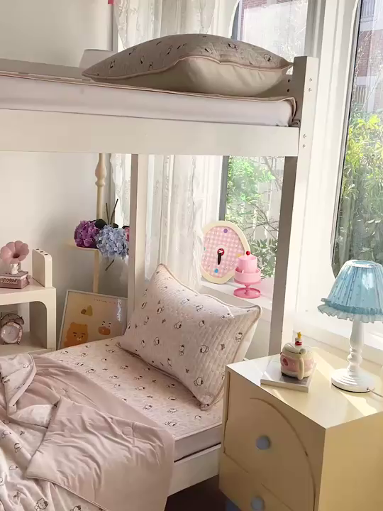 91家纺网 家纺一手货源 找家纺 卡普家居 2026新款A类锦氨凉感印花夏被床盖床单款三件套 奶盖Kitty