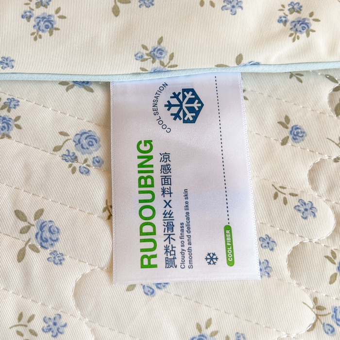 91家纺网 家纺一手货源 找家纺 卡普家居 2026新款A类锦氨凉感印花夏被床盖床单款三件套 奶油兰花束