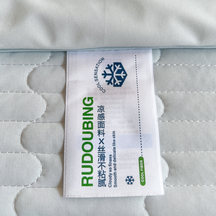 91家纺网 家纺一手货源 找家纺 卡普家居 2026新款A类锦氨凉感印花夏被床盖床单款三件套 帕恰狗