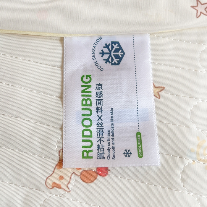 91家纺网 家纺一手货源 找家纺 卡普家居 2026新款A类锦氨凉感印花夏被床盖床单款三件套 星星人