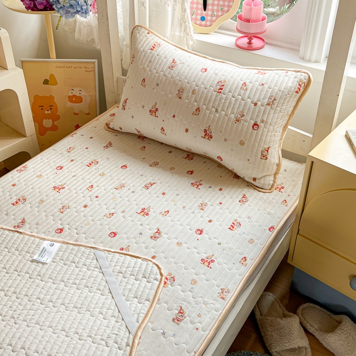 91家纺网 家纺一手货源 找家纺 卡普家居 2026新款A类锦氨凉感印花夏被床盖床单款三件套 星星人