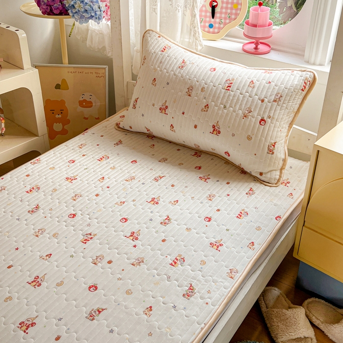 91家纺网 家纺一手货源 找家纺 卡普家居 2026新款A类锦氨凉感印花夏被床盖床单款三件套 星星人