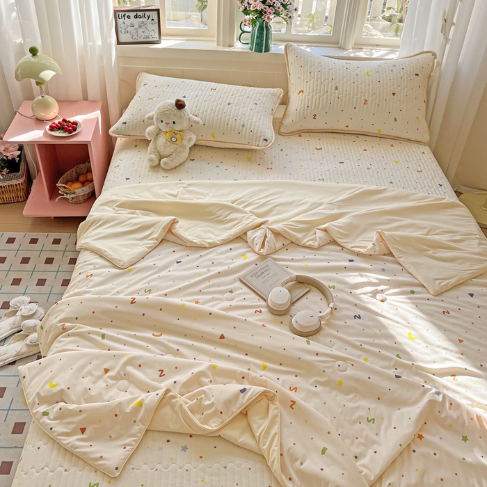 91家纺网 家纺一手货源 找家纺 卡普家居 2026新款A类锦氨凉感印花夏被 幻彩星月