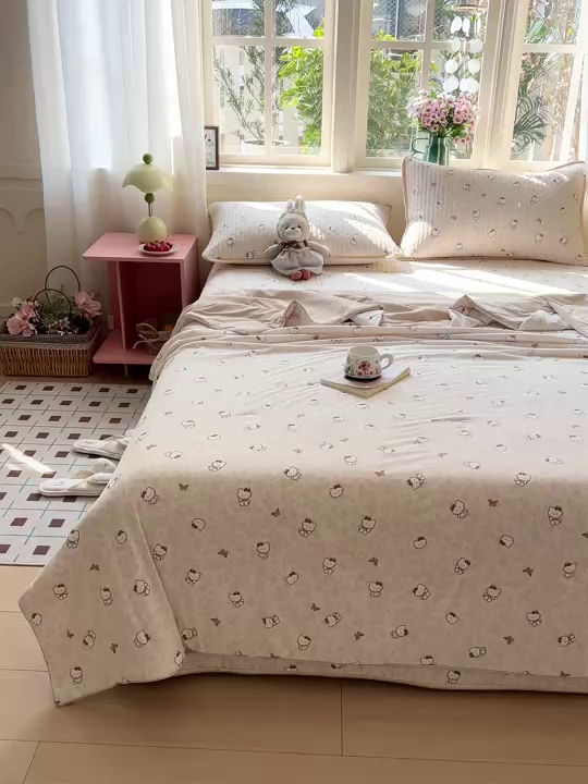 91家纺网 家纺一手货源 找家纺 卡普家居 2026新款A类锦氨凉感印花夏被 奶盖Kitty