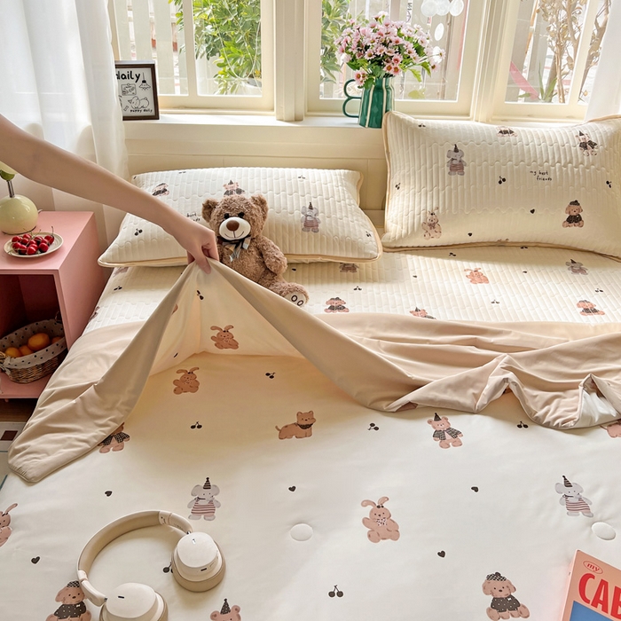 91家纺网 家纺一手货源 找家纺 卡普家居 2026新款A类锦氨凉感印花夏被 奶咖萌宠