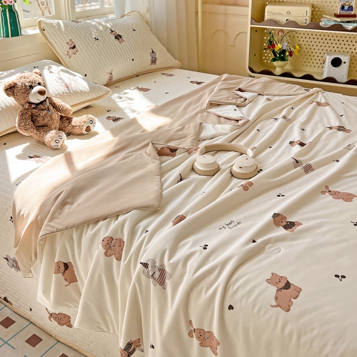 91家纺网 家纺一手货源 找家纺 卡普家居 2026新款A类锦氨凉感印花夏被 奶咖萌宠