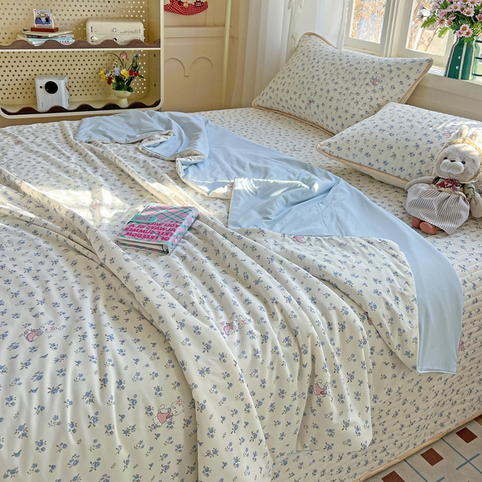 91家纺网 家纺一手货源 找家纺 卡普家居 2026新款A类锦氨凉感印花夏被 奶油兰花束