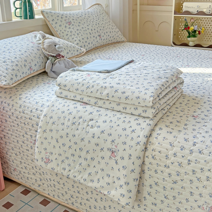 91家纺网 家纺一手货源 找家纺 卡普家居 2026新款A类锦氨凉感印花夏被 奶油兰花束