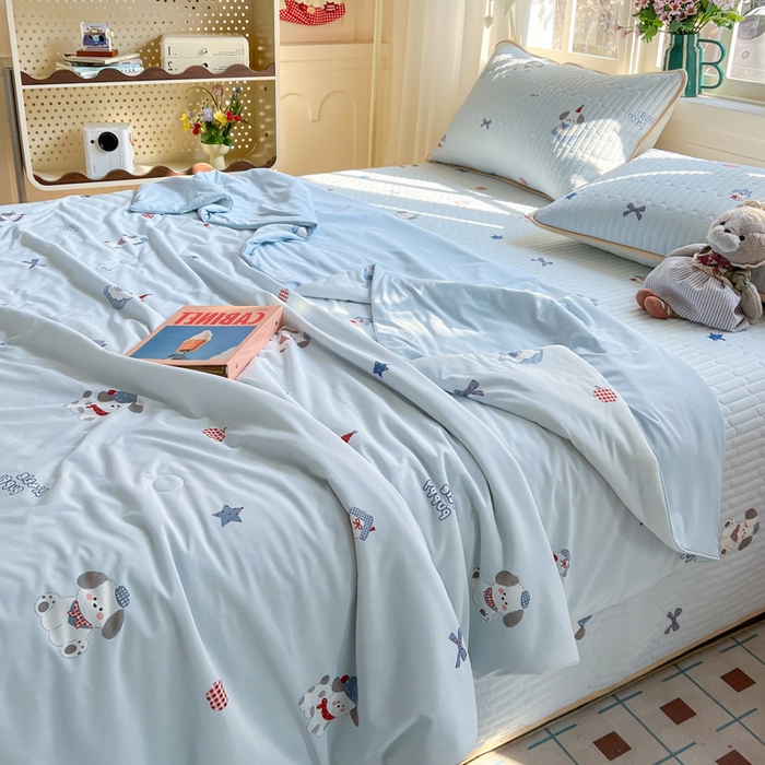 91家纺网 家纺一手货源 找家纺 卡普家居 2026新款A类锦氨凉感印花夏被 帕恰狗