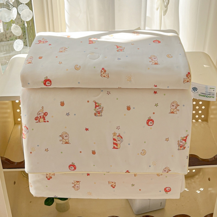 91家纺网 家纺一手货源 找家纺 卡普家居 2026新款A类锦氨凉感印花夏被 星星人